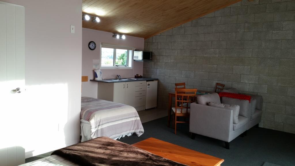 Abbey Court Motel Coromandel エクステリア 写真