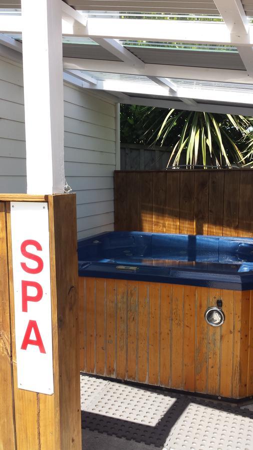 Abbey Court Motel Coromandel エクステリア 写真
